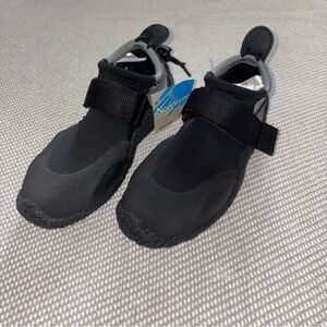 Women’s NRS Kicker Remix Wet Shoes Gray Black Hood Sz 7